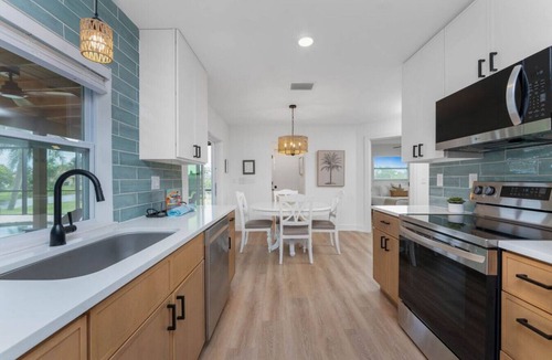 Oakland Hills House | Annapolis Waterside Escape | Pool Home Minutes to Gulf Beaches