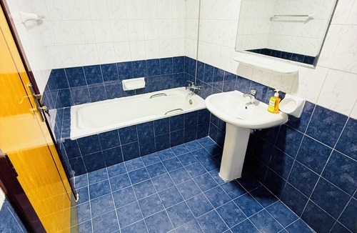 Al Majaz Apartment | Aplyns Dormitory Male&Female Lower Bed
