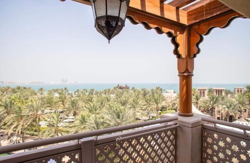 Al Sufouh 1 House | Arabian Deluxe Room Near Souk Madinat Jumeirah By Luxury Bookings