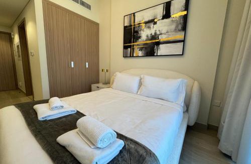 Nad Al Sheba Apartment | Ashri Elegant Studio Near Burj Khalifa
