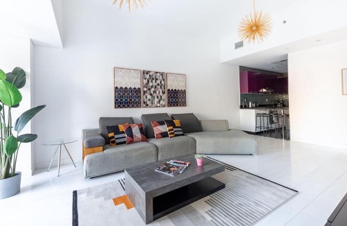 Dubai Marina Apartment | Astonishing 1BR in Fabulous Cayan Tower
