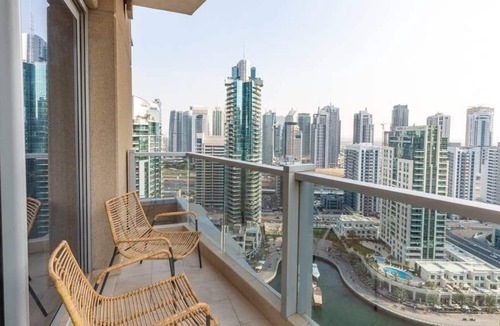 Dubai Marina Apartment | Astonishing 2BR in Dubai Marina - Sleeps 5!