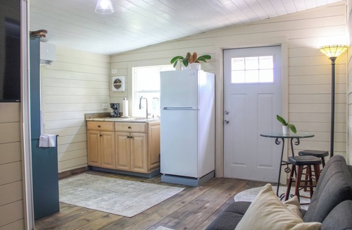 Everglades City Apartment | Attached Studio retreat with walking distance to the Dock 🐠