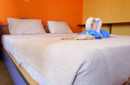Ban Thum Hotel | B&B House & Hostel