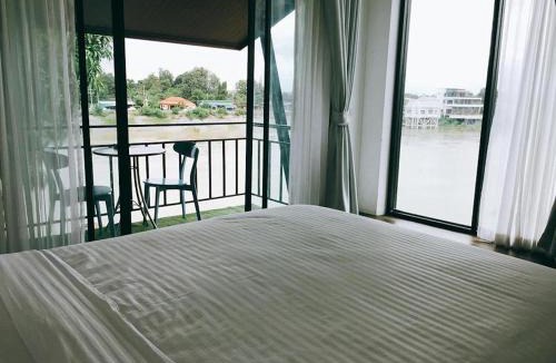 Ban Pong House | Baan Khun Nine