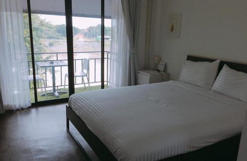 Ban Pong House | Baan Khun Nine