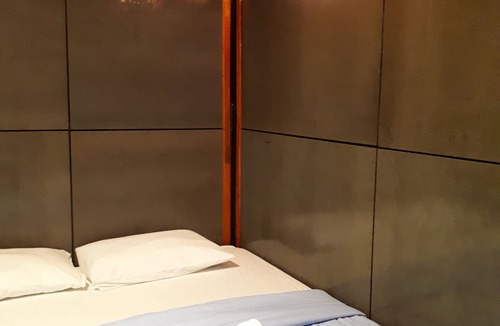 Amphawa Hotel | Baansuankamnun Montree