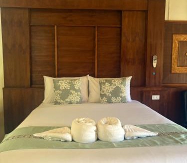 Samut Sakhon Hotel | Baansuansaipalie Lanta