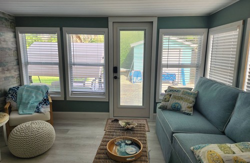 Clearwater Beach House | Backyard Oasis with only steps to the beach - Comfy, cozy cottage - 3bed/2bath