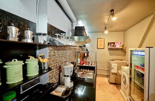 Wang Burapha Phirom Hostel | Bangkok Bed and Bike - Hostel