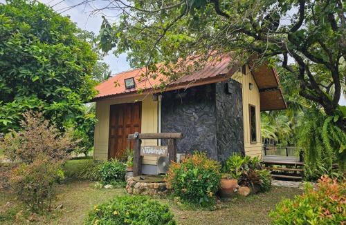 Khanu Woralaksaburi House | Bansuankeptawan farmstay