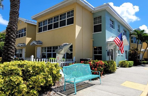 Indian Shores Resort | Barefoot Beach Resort