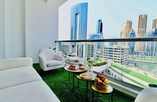 Dubai Marina Apartment | Barsana - Sapphire 3BR Suite - Marina & Sea Views