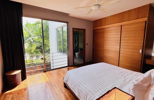 Rawai Villa | Beachfront 2 bedroom house