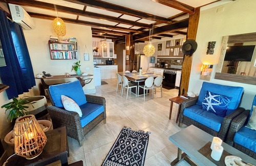 Playa del Secreto Apartment | Beachfront 3 Bdrs with Private Pool & Beach, Chef, staff, Kayaks, Wi-Fi