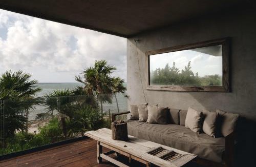Tulsayab Apartment | Beachfront 3BR Condo with Private Rooftop and lounge pool, Tankah Bay