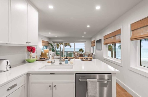 Belleair Beach Condo | Beachfront Aldea 12, Designers Condo
