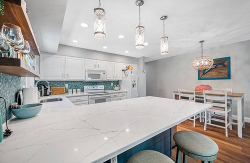Indian Rocks Beach Condo | 🌊 Beachfront Condo in Indian Rocks Beach | Beachside Villas 104A | Pool!
