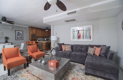 San Jose del Cabo Condo | Beachfront condo at the Rock. Surfers, beach lovers paradise.