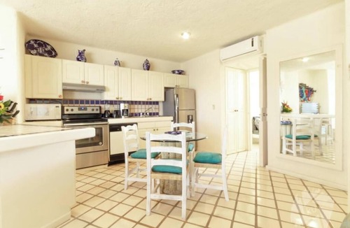 Centro Condo | Beachfront Condo · Rooftop Terrace & Ocean Views