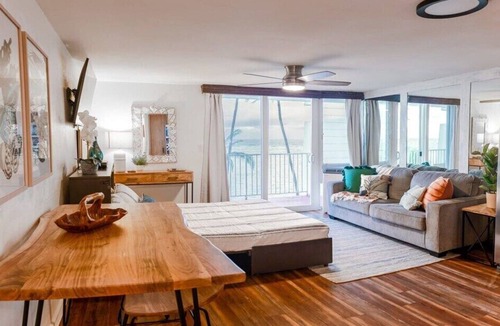 Punaluu Condo | Beachfront Condo with Amazing View