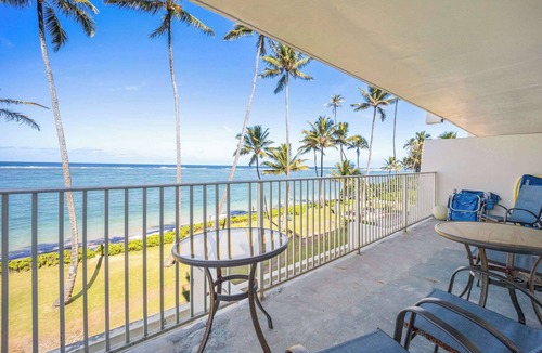 Punaluu Condo | Beachfront Condo with Private Lanai & Views