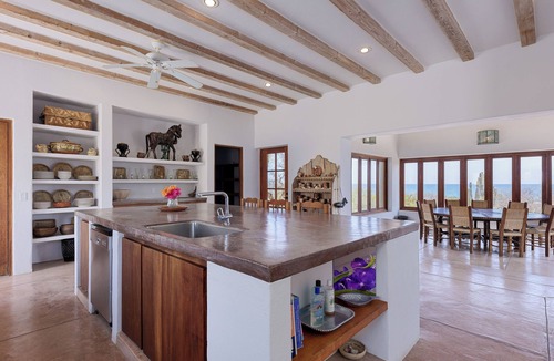 El Cardonal House | Beachfront home with private pool and pickleball court