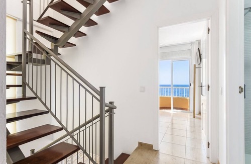 Radazul Apartment | Beachfront triplex with parking