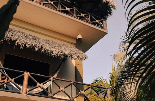 Brisas de Zicatela House | BeachfrontGuestHouse (5 Studios)