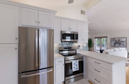 Bradenton Beach Cottage | Beachy Duplex Retreat: Pine Key & Pelican’s Nest!