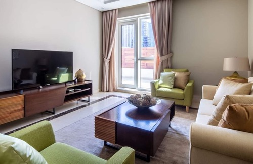 Downtown Dubai Apartment | Beautiful 3BR w/ Study in Downtown Dubai