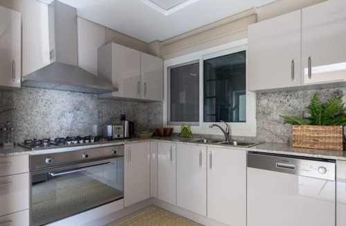 Downtown Dubai Apartment | Beautiful 3BR w/ Study in Downtown Dubai