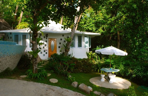Koh Tao Villa | Beautiful, Two Bedroom With Award Winning Private Infinity Edge Swimming Pool!