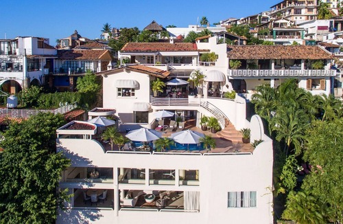 Proyecto escola House | Beautiful villa hillside ,stunning views , private pool , staff service
