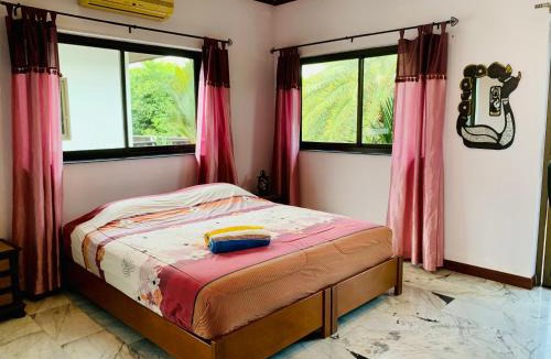 Chakphong Villa | Big Villa at CET Resort Padelcenter with Pool Padel Tennis