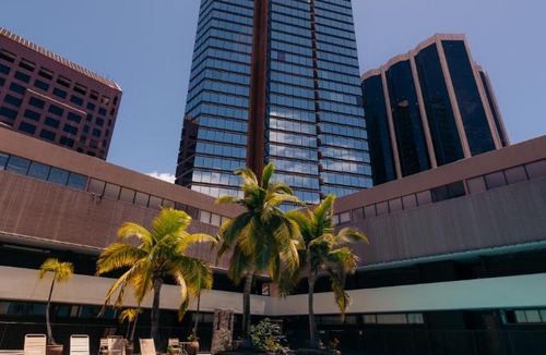 Downtown Honolulu Apartment | Bishop Suites at Executive Centre