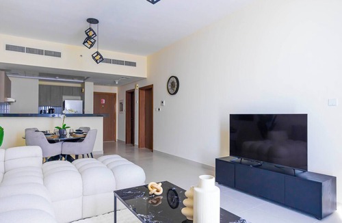 Al Raha Beach Apartment | Bloomfields 1BR Canal The View Raha