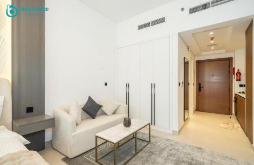 Dubai Apartment | Blue Breeze - Trendy Studio with Balcony & Stylish Interiors