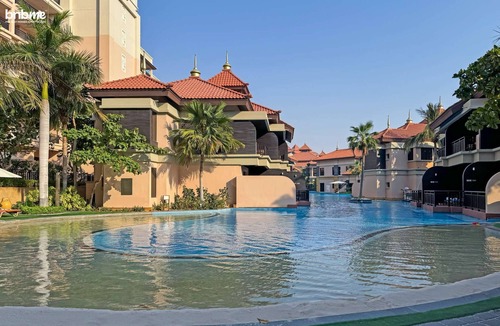 Palm Jumeirah Apartment | bnbme | Anantara Resort Apartment in Dubai Palm