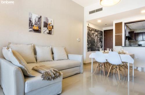 Dubai Sports City Apartment | bnbmehomes - The Medalist
