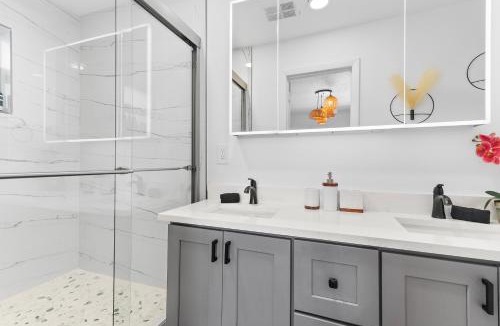 Old Northwood Historic District House | Boho Bliss 3BR Escape Pool & Backyard Oasis