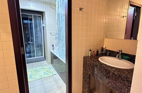 Jumeirah Beach Residence Hostel | Bollywood Beach Hostel
