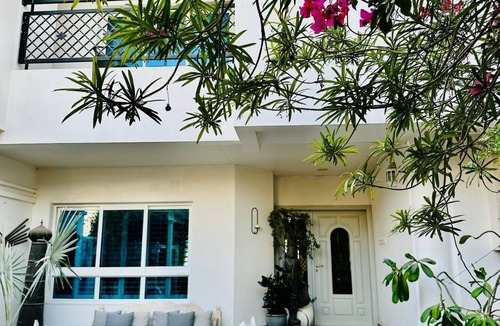 Jumeira 3 Villa | Boutique Style 4-Bed Villa with Housekeeper & Pool near the Beach in Dubai