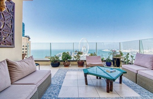Dubai Marina Apartment | Breathtaking Sea View, Beachfront 2 BDR Apt in JBR