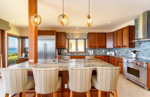 Downtown Lahaina Condo | Breathtaking Oceanfront Puamana Retreat – 5 Bedrooms, Modern & Spacious