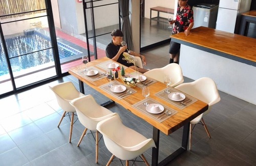 Doi Saket Villa | Brick Box Pool Villa & Café