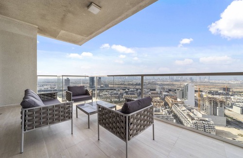 Jumeirah Village Circle Apartment | Bright 4 BD Penthouse With Spacious Terrace