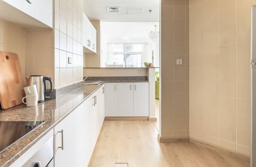 Dubai Marina Apartment | Bright and Pristine 2BR Apt in Dubai Marina