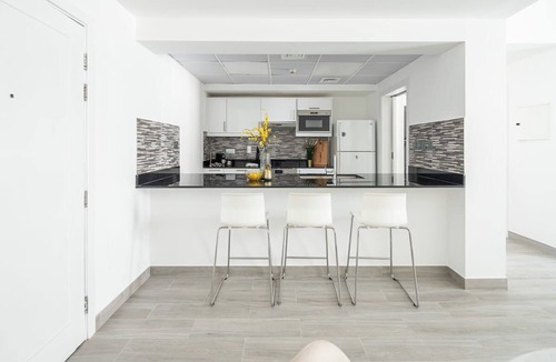 The Greens Apartment | Bright and Stylish 1BR in The Greens!