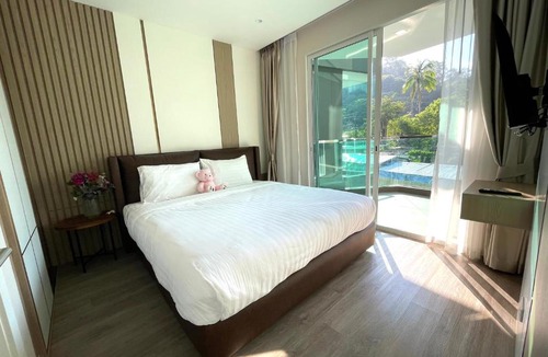 Phuket Apartment | Bright Modern 2BR Condo Near Central with Pool, Gym & Mountain View